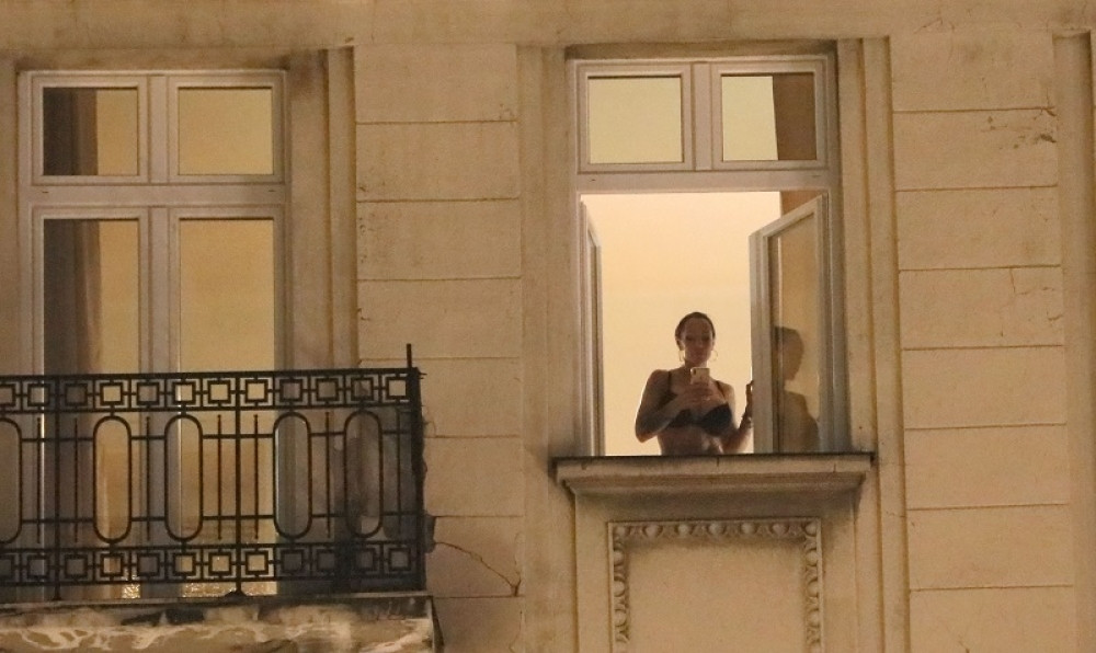 Ljuba Pantović se skinula u strogom centru Beograda! Prolaznici nisu skidali oči sa nje! (PAPARACO 18+)