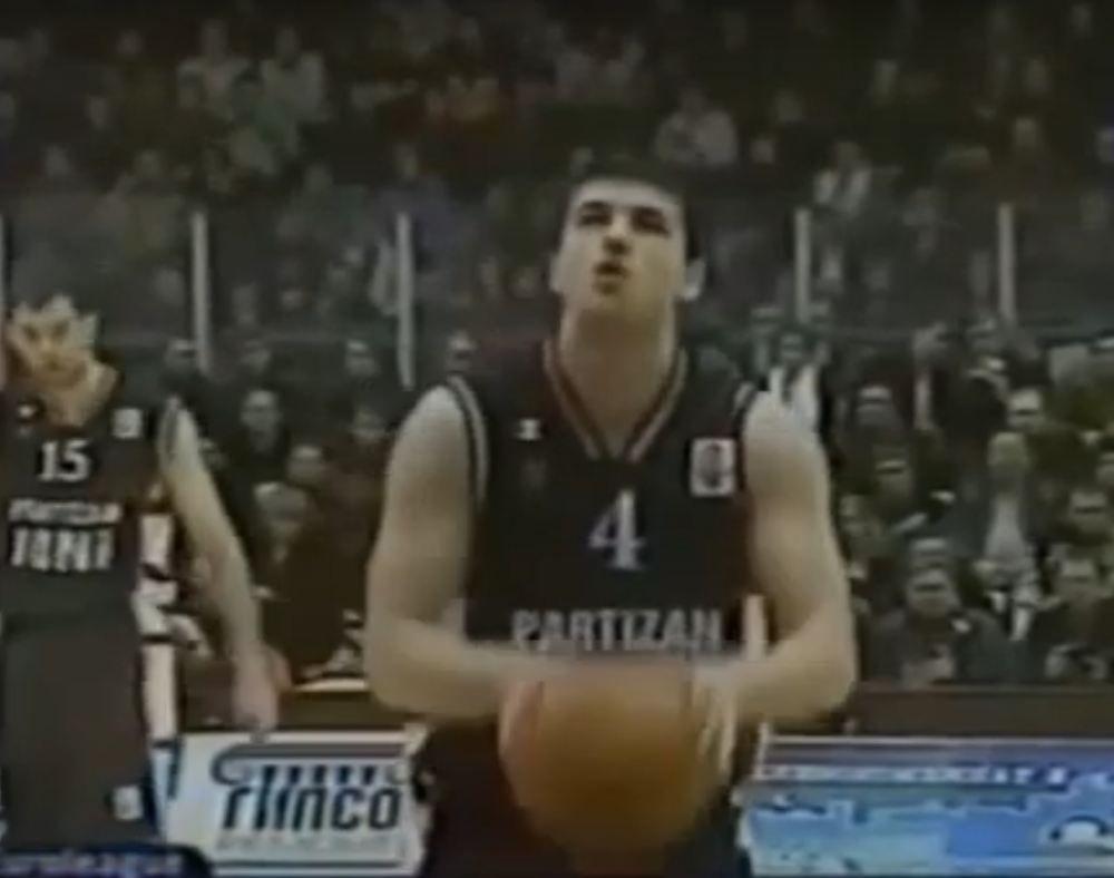 Bivši košarkaš crno-belih je u klubu od osam članova sa preko 40 poena u Evroligi (VIDEO)