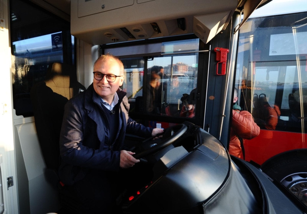 Na ulicama glavnog grada od danas će biti 174 nova autobusa kineske kompanije HIGER