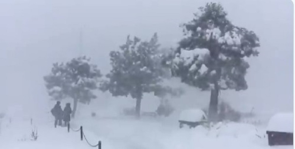 Izdata upozorenja, ljudi u panici, led na putevima, tri tornada napravila poremećaj! Nevreme odnelo prve žrtve!