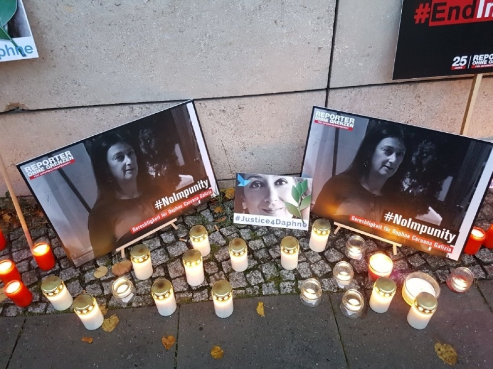 Za svirepu likvidaciju kriv je sam predsednik države! Porodica ubijene novinarke želi pravdu!