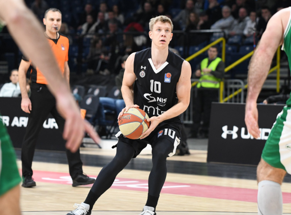 "Parni valjak" pregazio goste iz Slovenije, trojkama im ubio svaku nadu i svaku šansu! (FOTO)