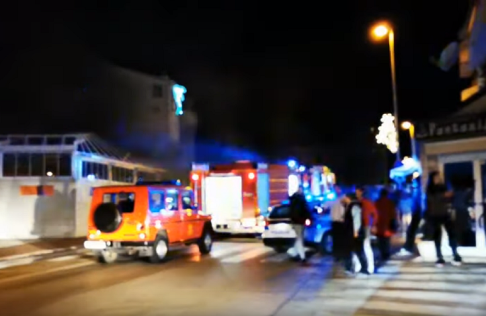 Objekat bio prepun osoblja i gostiju, a onda je usledila opšta pometnja! Svi su izleteli napolje! (VIDEO)