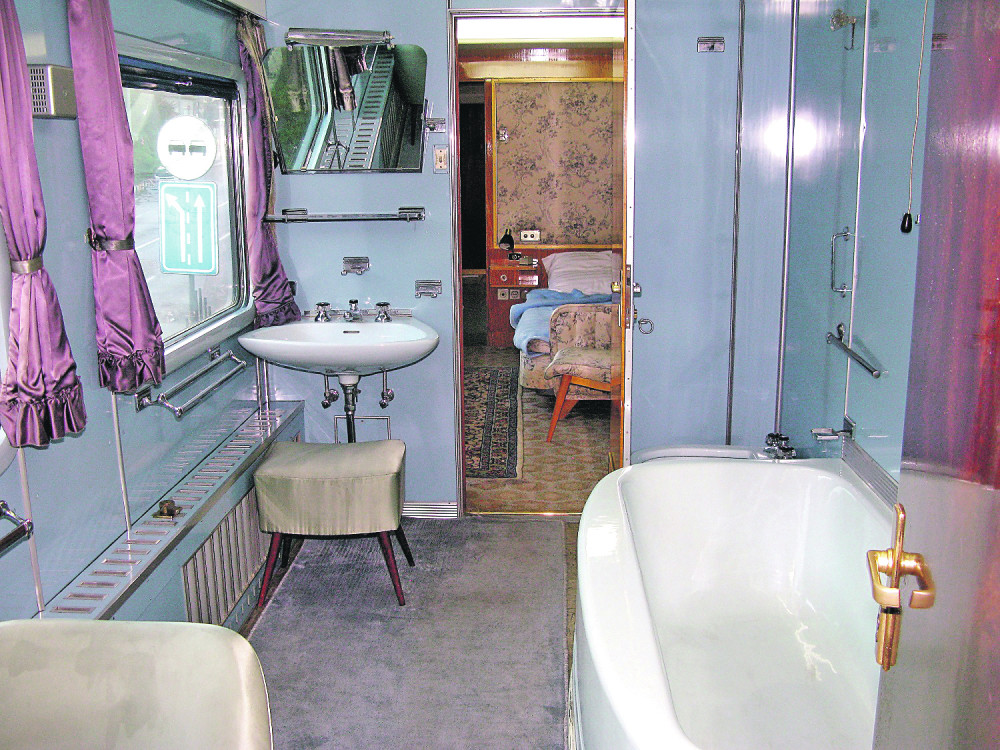 Njime su se vozili Gandi, Hruščov, engleska kraljica! Njegov enterijer će vas oduševiti (FOTO)