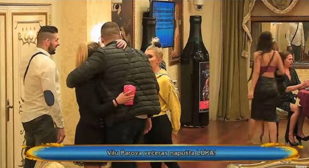 Jedan takmičar je sinoć napustio Parove: Ukućani u suzama zbog njega (FOTO)