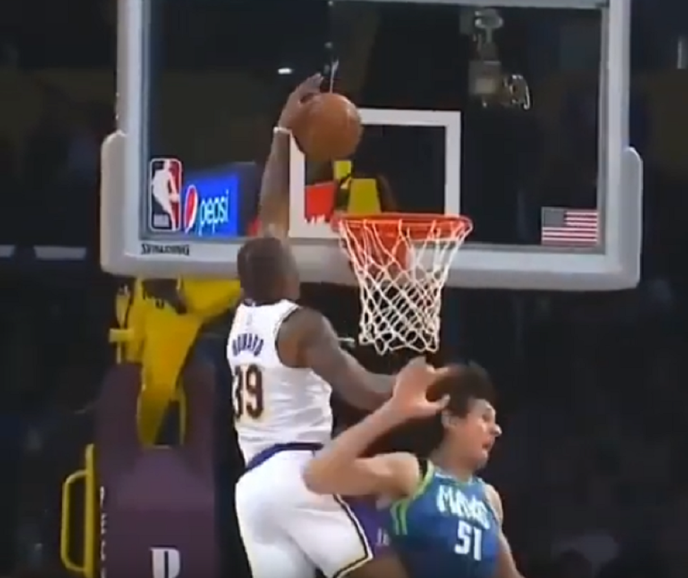 "Supermen" poleteo pa zakucao preko 224 cm visokog Marjanovića! (VIDEO)