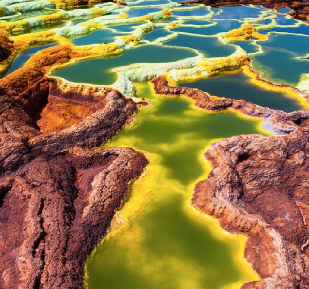 Ali ispod ovog nestvarnog prizora se krije surova istina