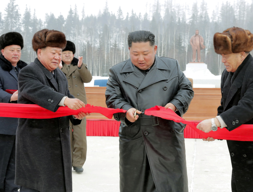 Kim presekao vrpcu i svečano otvorio novi grad!