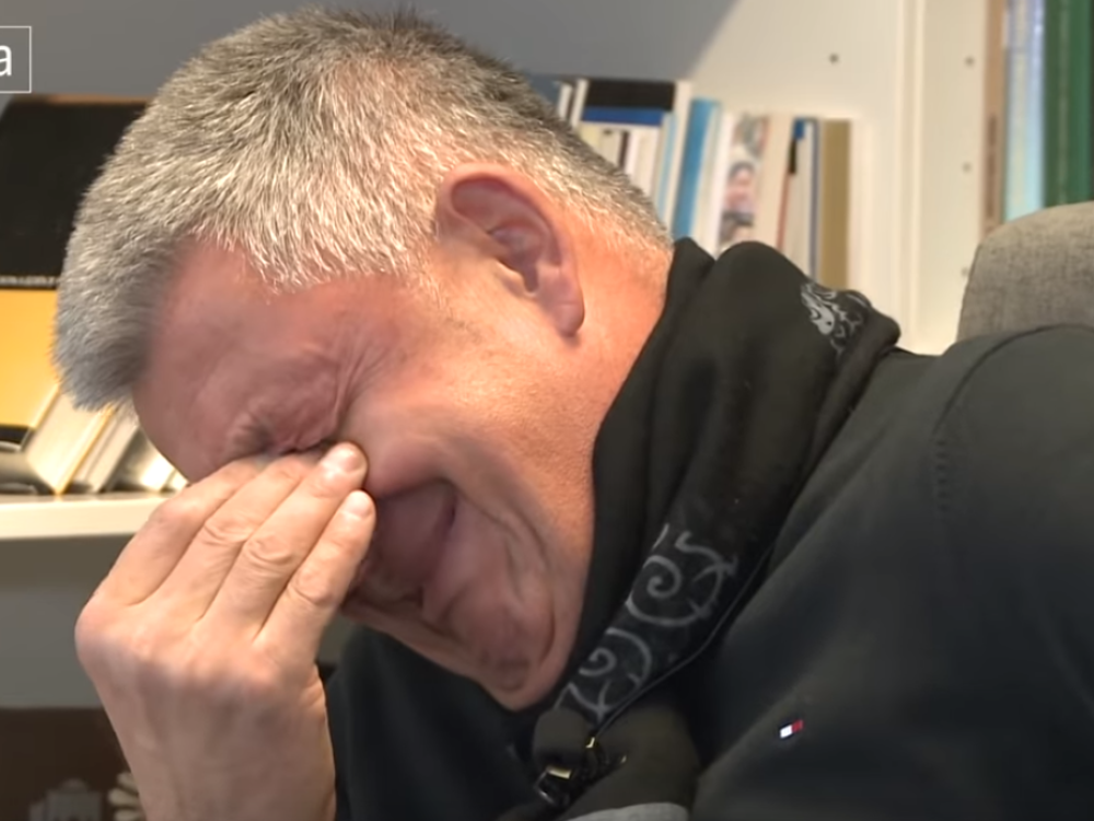 Bivši fudbaler Crvene zvezde se od muke rasplakao pred kamerama posle šokantne odluke! Slomljen je nepravdom, razoren (VIDEO)