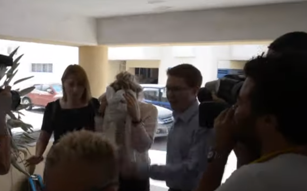 "Vikala sam i vrištala, dva puta sam izgubila svest! Pokušala sam da prekrstim noge, nisam znala koliko njih me silovalo" (VIDEO)