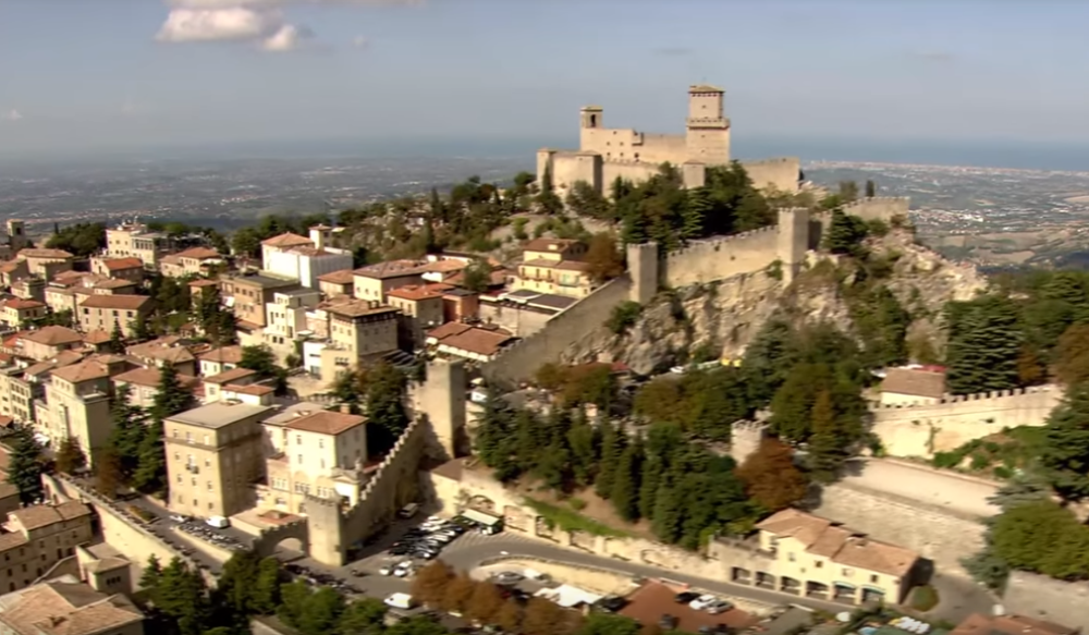 Krase je sve lepote, dobar smeštaj, romantični restorani i ulice! Ova država je kao iz nekog filma
