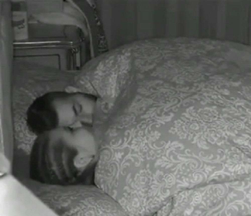 Pavao dohvatio novu učesnicu: Zavukao joj ruku u gaće, a onda... (VIDEO 18+)