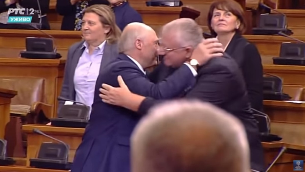 Šta je Lukašenko šapnuo Šešelju?! Zagrlio ga i rekao: Još si potreban... (VIDEO)