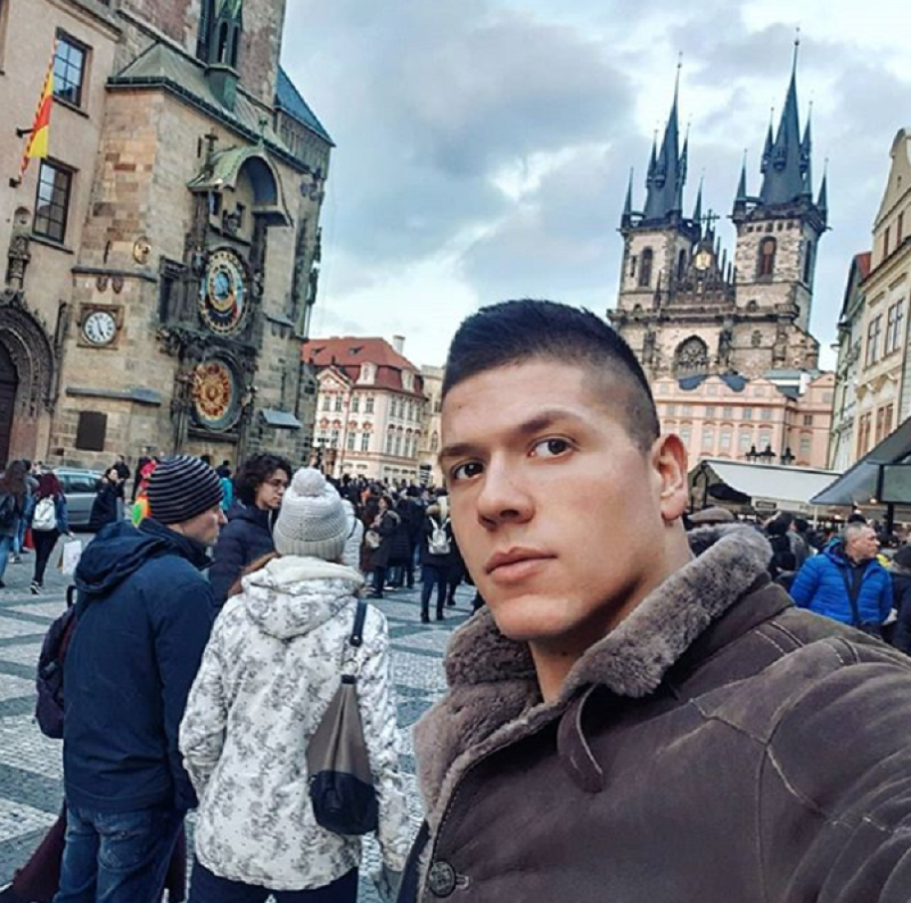 Pevač doneo odluku: Otpočeli su zajednički zivot, a evo kada su zakazali venčanje!