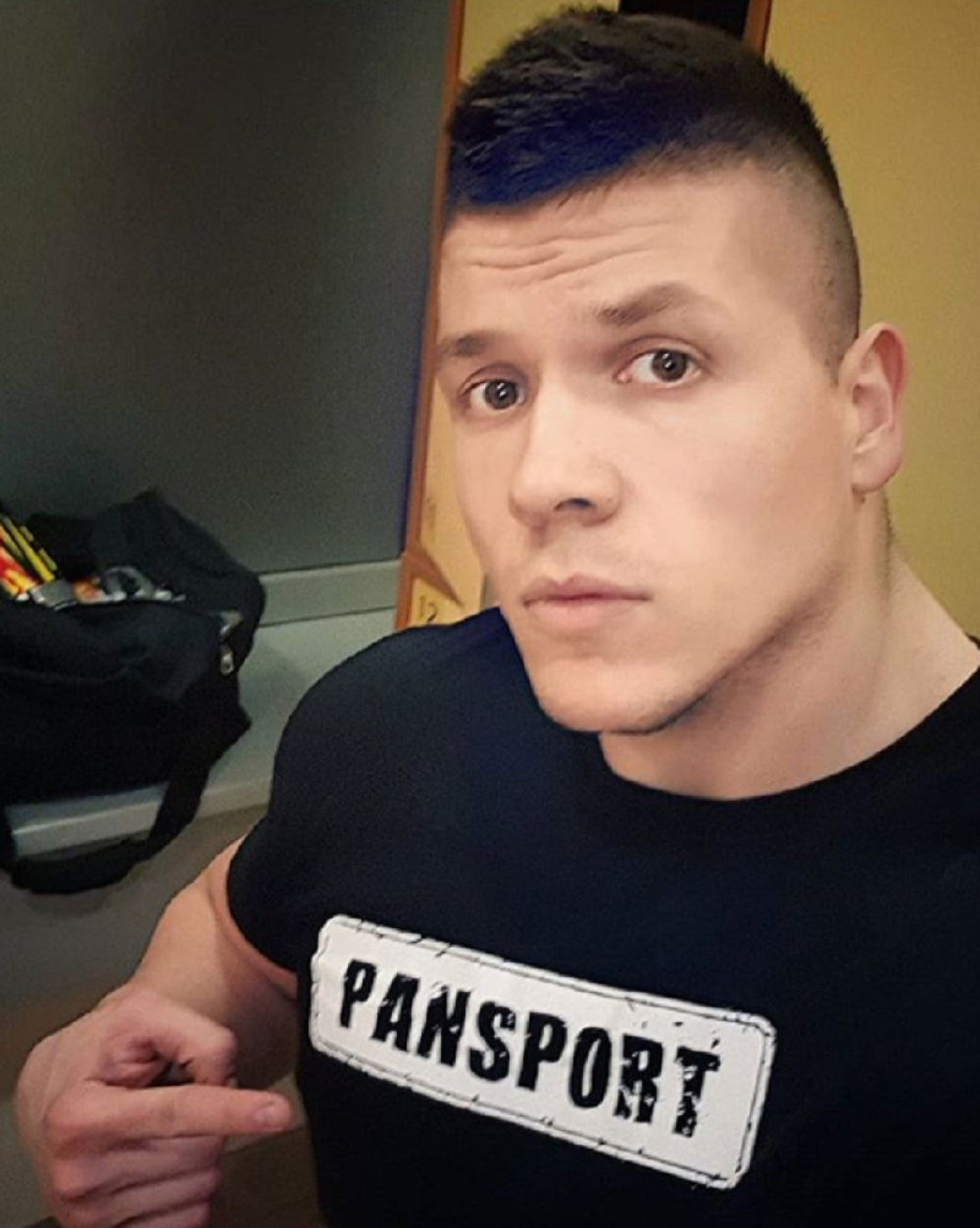 Sloba Radanović objavio vrelu fotku: Pevač golišav u kupatilu provocira ženski svet, svaki mišić mu se ocrtava! (FOTO)