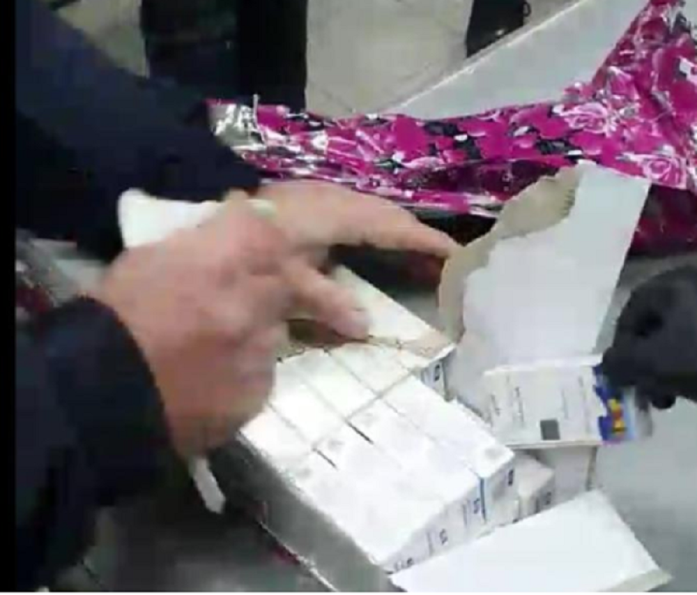 Carinici otvorili flašu viskija, a onda su ih sačekale "bezobrazne kutijice" (FOTO SA LICA MESTA)