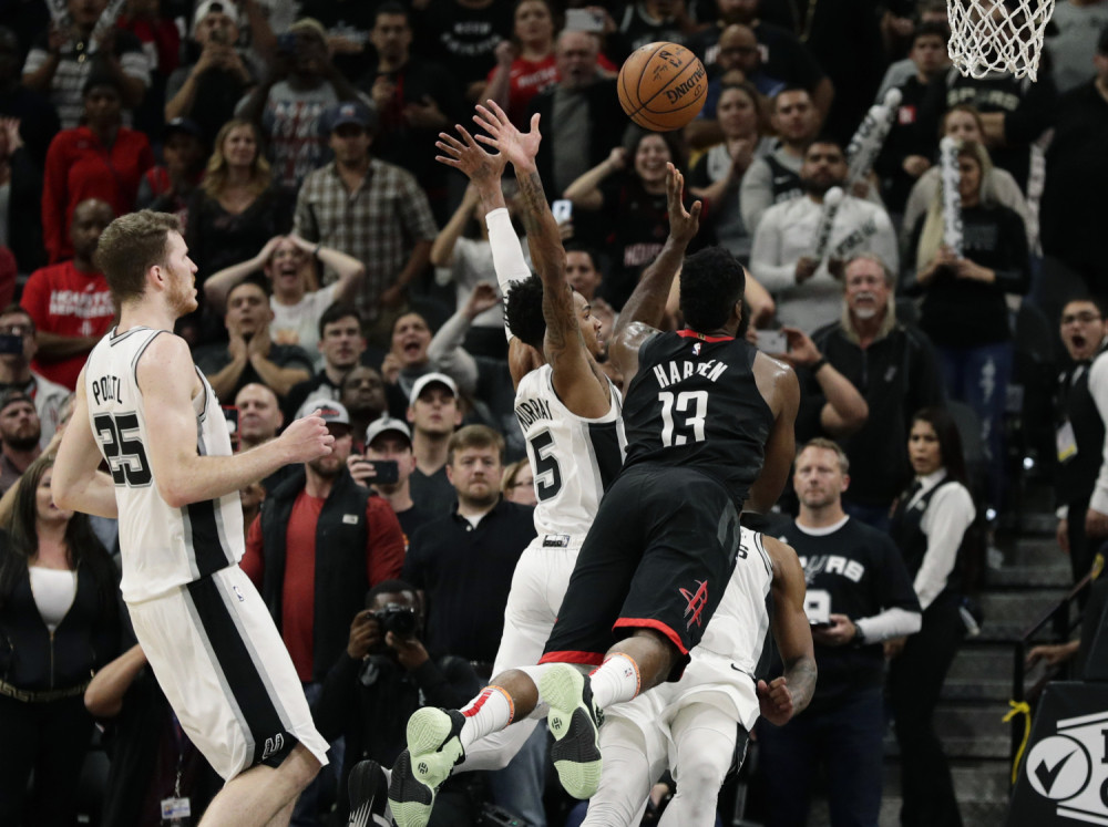 Harden izveo sjajno zakucavanje, a onda je usledio šok! (VIDEO)