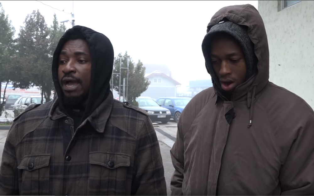 Policajci primenili nezapamćenu torturu, uperili pištolje u sportiste pa ih naterali na jeziv čin (VIDEO)