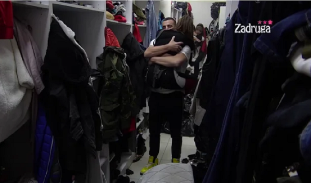 Tomović dohvatio Draganu u garderoberu: Ljubio je i mazio, pa joj otkrio svoj plan!