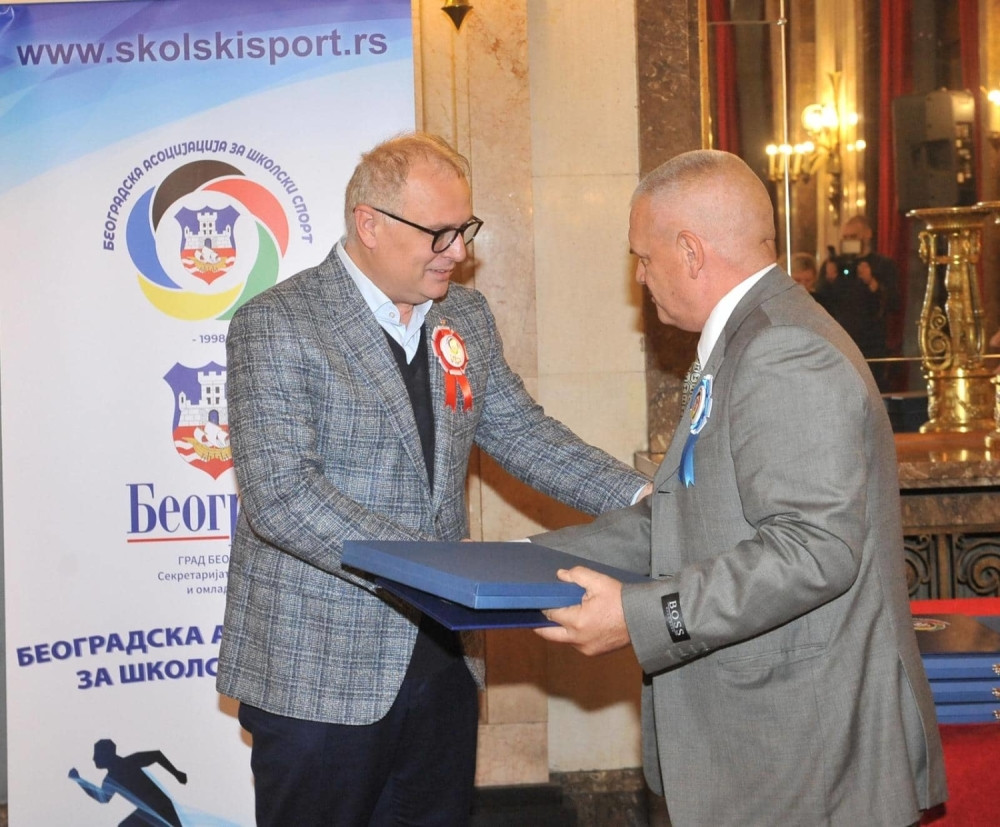 Vesić: "Svakodnevno radimo na razvoju sporta radi bolje budućnoste dece"