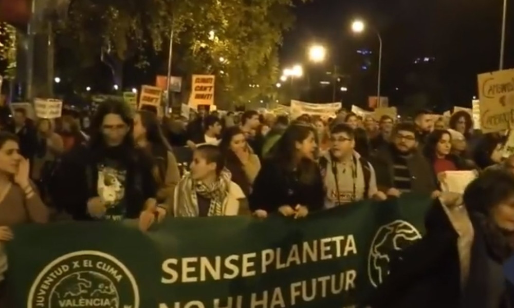 Stigla i Greta Tunberg, pa poručila: Mi smo sve veći i veći i naši se glasovi čuju sve više i više!