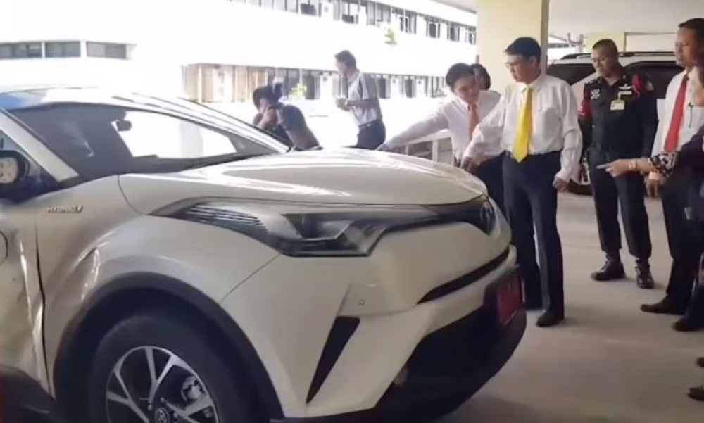 Ne j**e lep, nego bela tojota! U igri su žena, ljubavnik i muž Bosanac (FOTO)