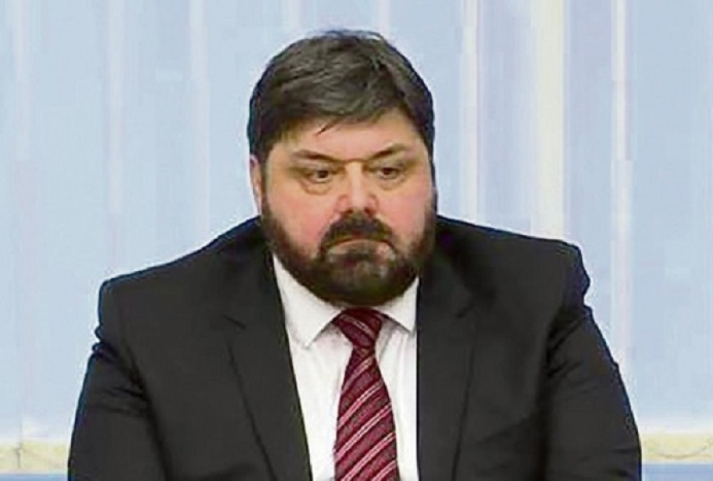 Ne čudi me, on je majstor prevare, izradio me!