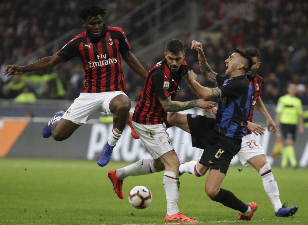 Stravična saobraćajna nesreća u kojoj je teže povređen kapiten Milana, zabili se u betonsku ogradu!