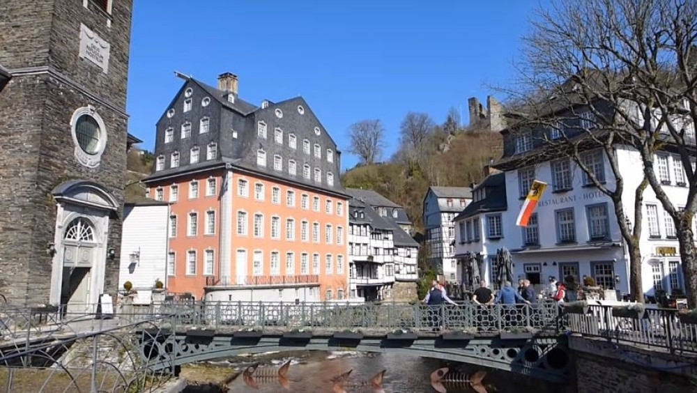 Ovo je najčudnija podela dve države na svetu! Celu možete obići biciklom (VIDEO)