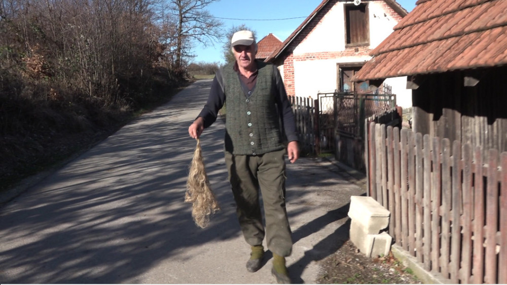 Svaka kuća imala je po više njih! "Težinjave" gaće od konoplje su nekada bile obavezne, a evo zašto ih danas toliko cene!