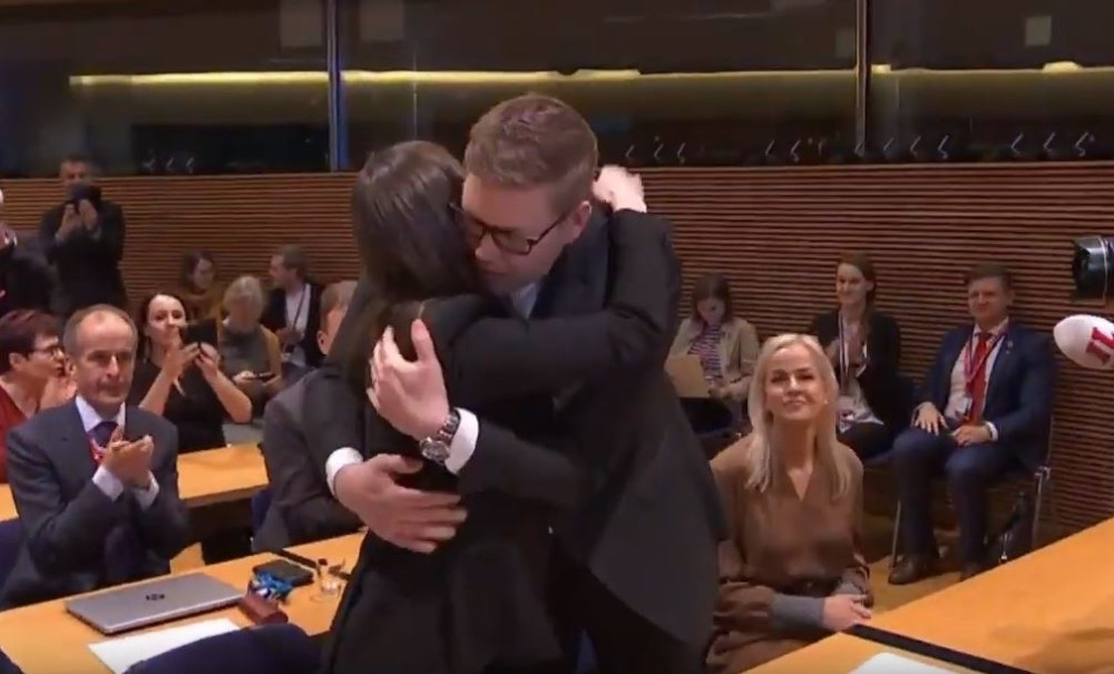 Najseksepilnija političarka postala najmlađa premijerka na svetu (FOTO)