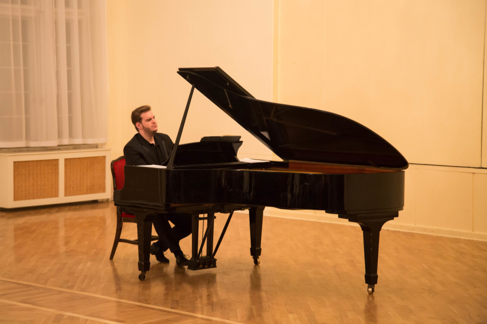 Stefan Đoković 25. decembra u Dvorani Kolarčevog univerziteta