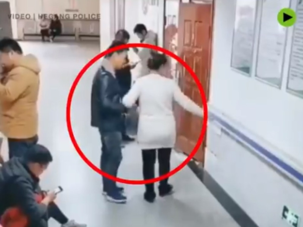 Malo koji bi muškarac uradio nešto ovako! Potez jednog čoveka je dokaz da prave ljubavi i požrtvovanje zaista postoji!