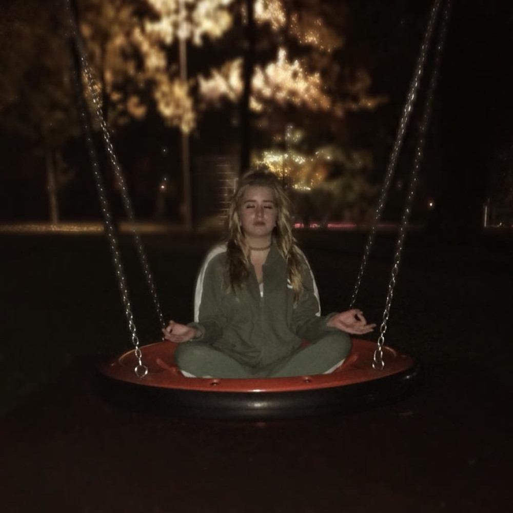 Ovo rade mnoge devojke, obratite pažnju na svoju decu!