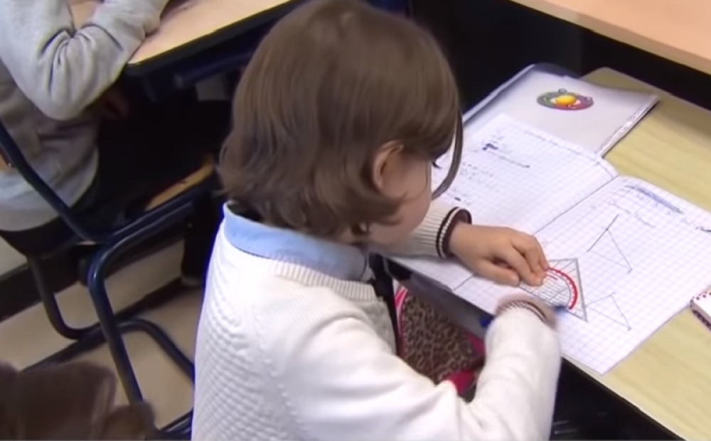 Ima samo 9 godina i završava fakultet, a oni su zbog odluke profesora uradili nešto užasno: Naš sin je jedinstven projekat!