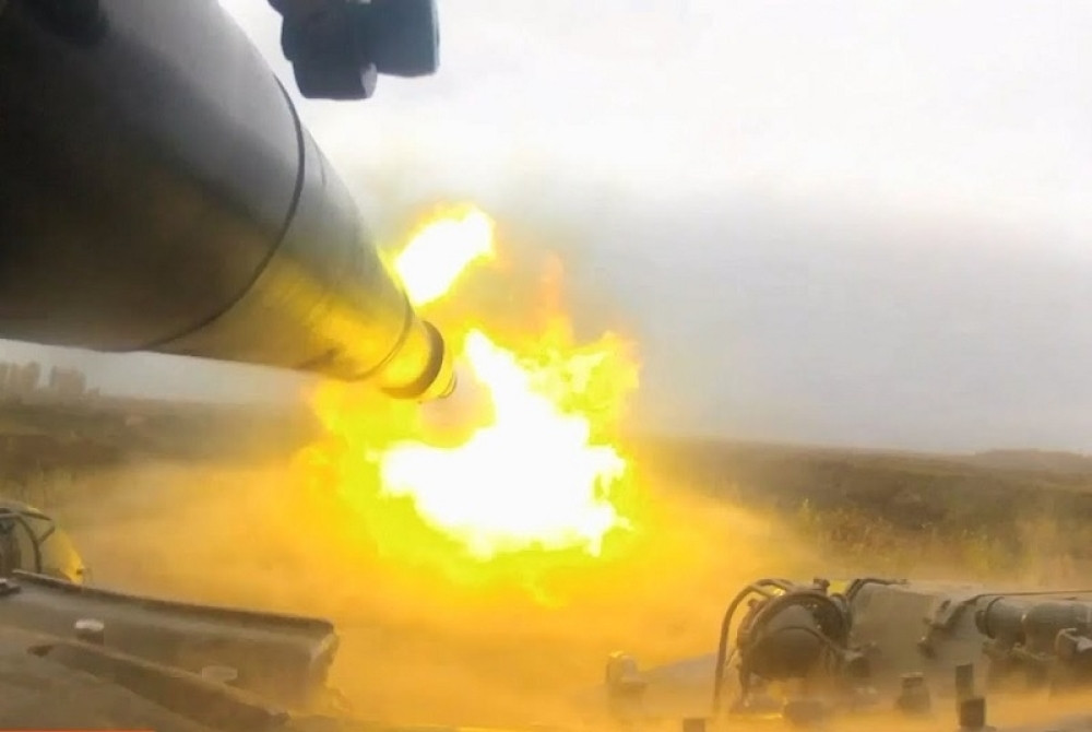 Beloruska armija pokazala svetu kakvom mašinom raspolaže. Puca bez prestanka, okreće se poput čigre, juri kao gazela! (VIDEO)