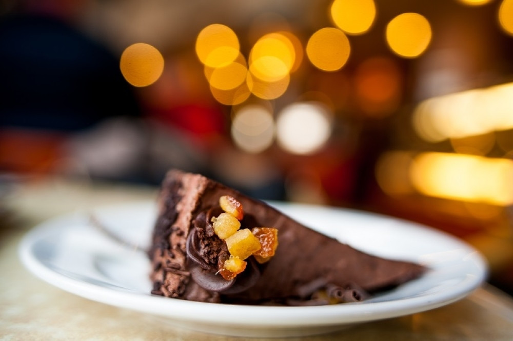 Bezglutenska torta od čokolade i kuvanih pomorandži osvojila sladokusce širom sveta (RECEPT)