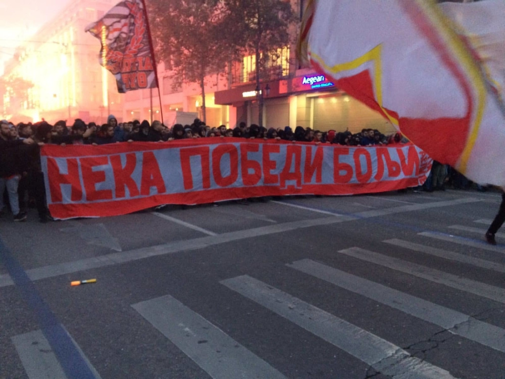 Ulice Atine obojene u crveno-belo, navijači udruženi poslali snažnu poruku (FOTO/VIDEO)