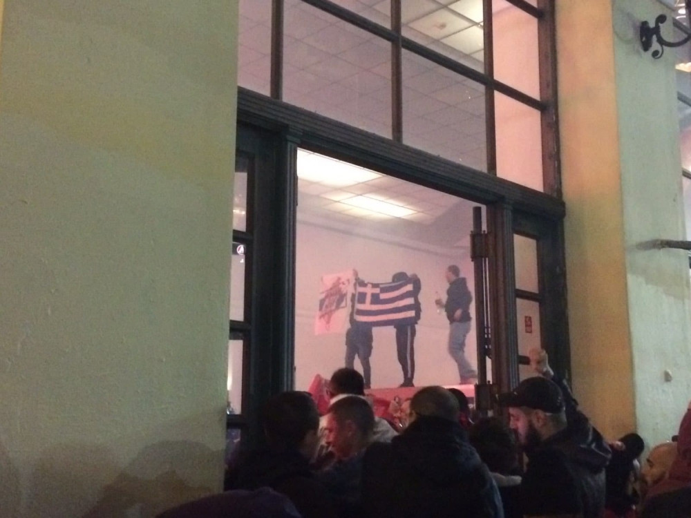 Srbi dočekani uz pesmu koja pogađa u srce, "Delije" nisu ostale imune na gest Grka (FOTO/VIDEO)