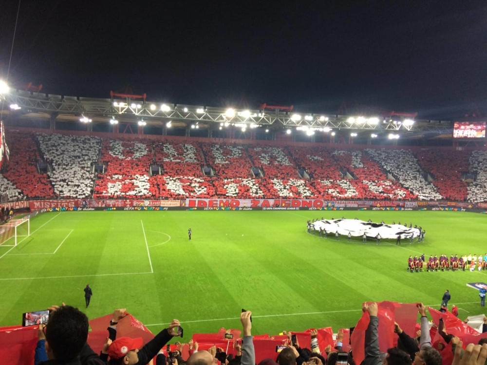Koreografija za pamćenje, ceo stadion pevao Zvezdine pesme (FOTO, VIDEO)