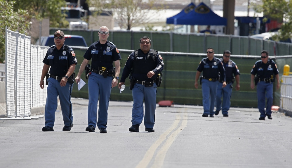Niko ne može da ga nađe, a Tito je moćniji čak i od čuvenog El Čapa. Zbog njegovog voća i meda digle su se sve službe!