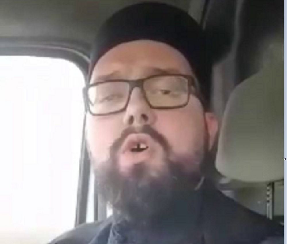 Isplivao šokantan snimak, pop priznao šta radi sa ženama po selu kad su same: "Da li umre il' se rodi, meni uvek isto godi" (VIDEO)