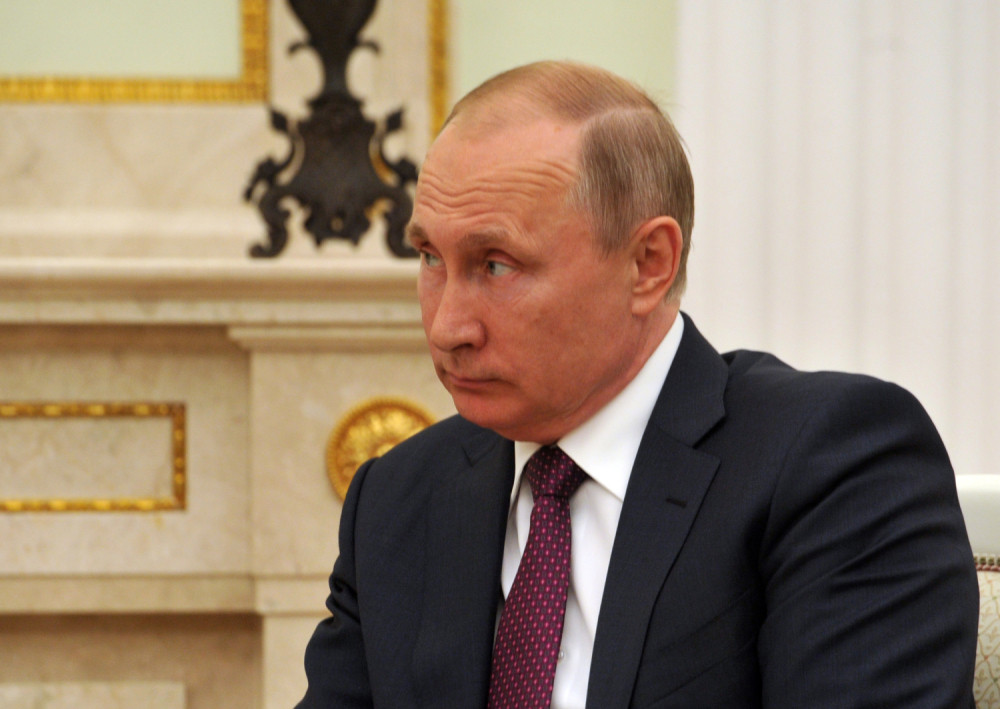 Fotkali ga pored kompjutera koji niko živ više ne koristi, ceo svet mu se smeje (FOTO)