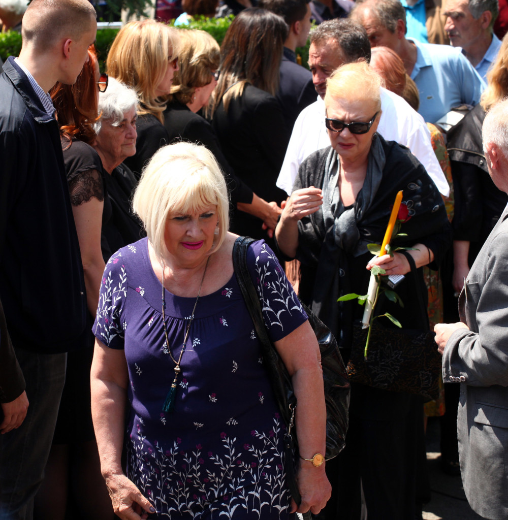 Bila je Slobina ministarka poznata po savršeno izvajanim nogama i mađarskim naglaskom. Da li se sećate Margit Savović?