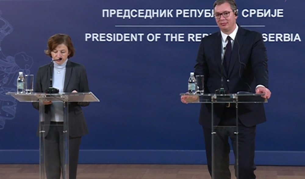 Novinarka RTS-a pitala Vučića za blokadu zgrade: Garantujem da niko neće biti ugrožen, idite na posao slobodno!