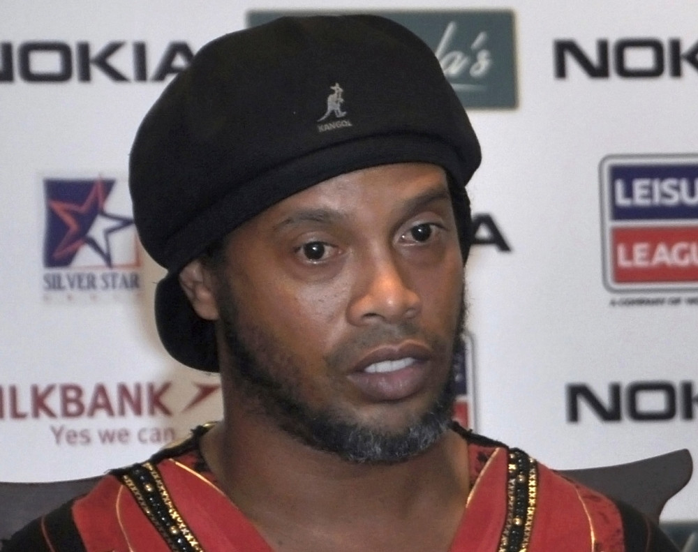 Za Ronaldinja obezbeđene lude žurke, top modeli i skupa vina u kućnom pritvoru