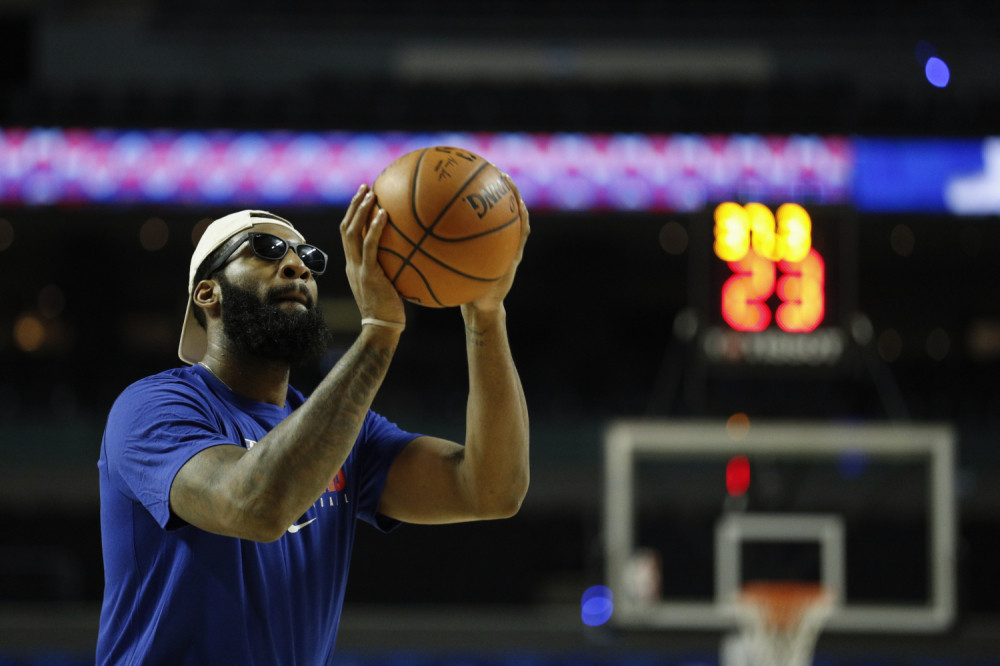 Neobična situacija na zagrevanju, Dramond se pojavio sa naočarima za sunce (FOTO/VIDEO)