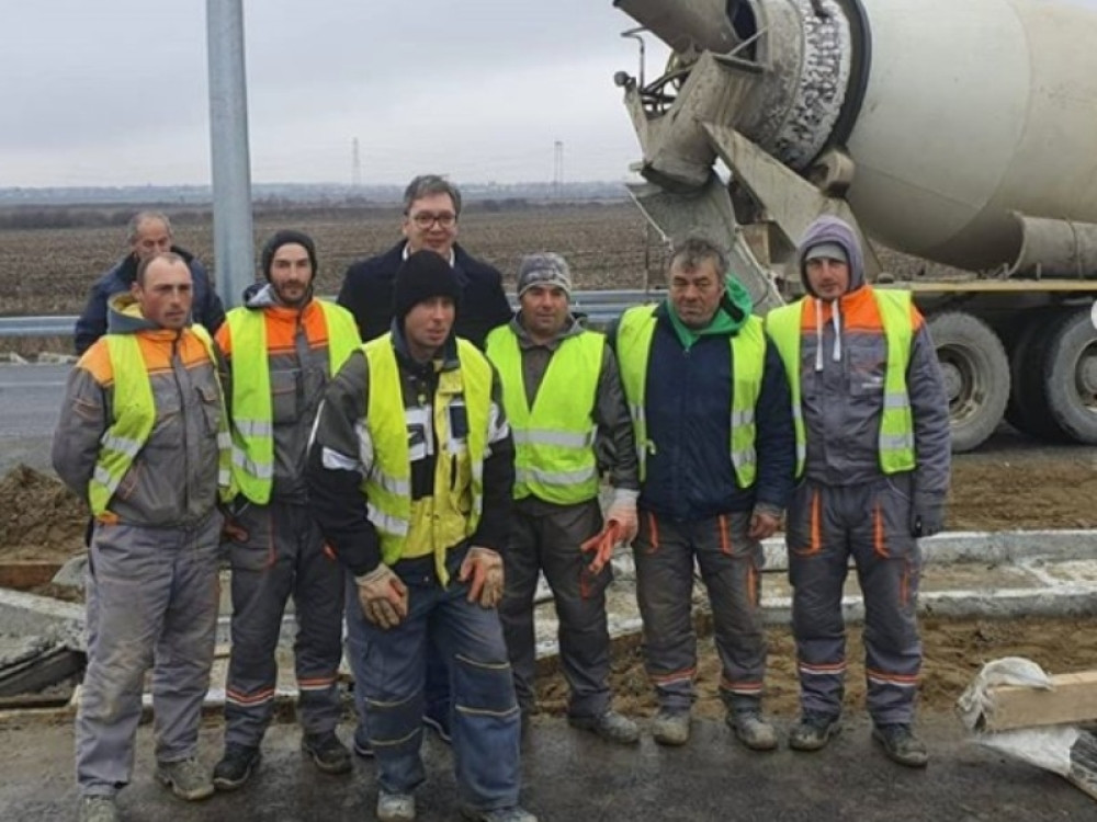 "Bravo za marljive radnike iz Lebana! I subotom na terenu, u borbi za bolju Srbiju!" (VIDEO)