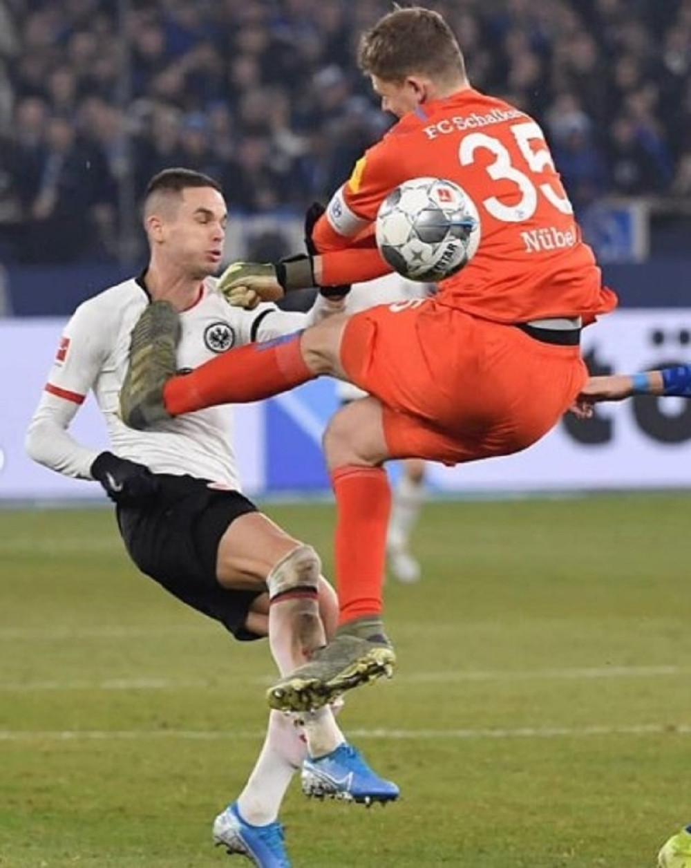 Oglasio se Srbin posle pokušaja ubistva! Podelio sliku povrede na grudima, ovaj start je zgrozio sve u Nemačkoj (FOTO)