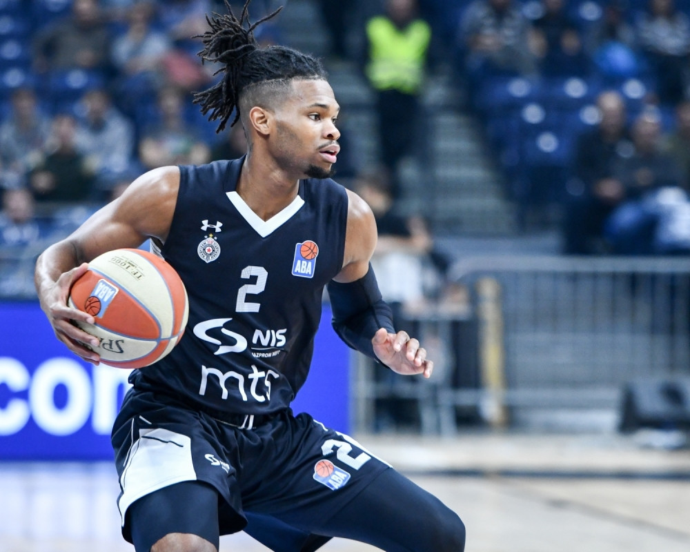 Volden potpisao za Zvezdu!